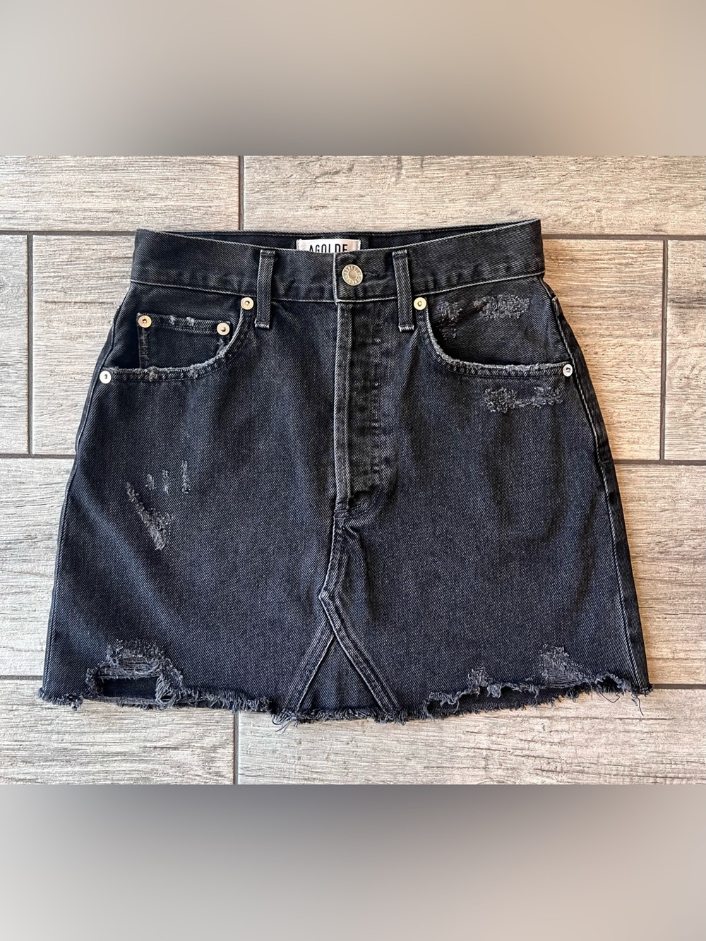 AGOLDE Black Denim Quinn Mini Skirt Size 23 High Rise Raw Distressed Hem